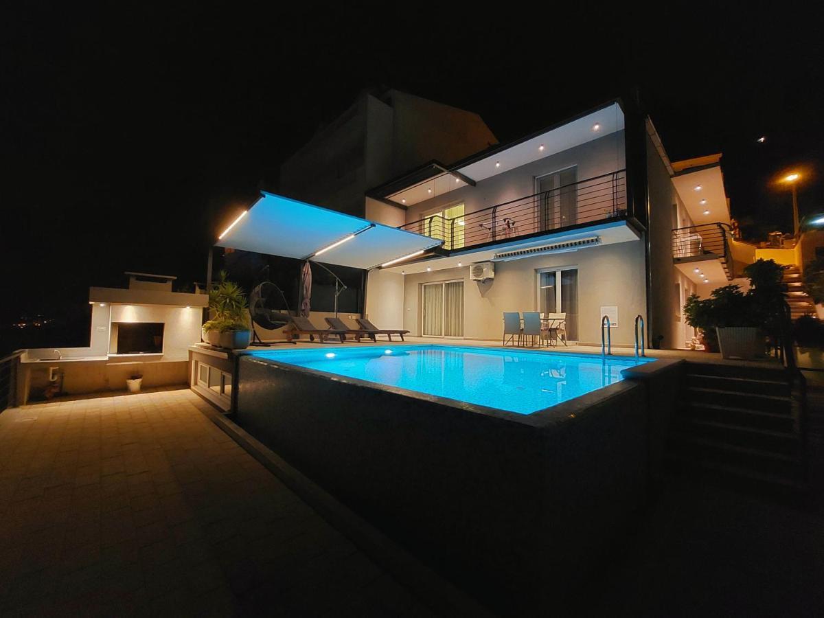 Apartment With Private Pool "Patricia" Makarska Esterno foto