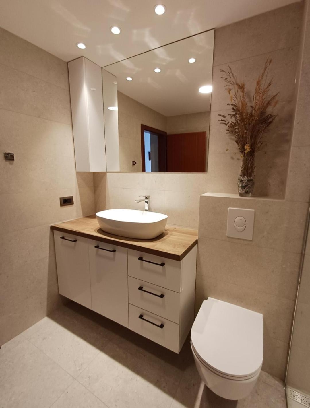 Apartment With Private Pool "Patricia" Makarska Esterno foto